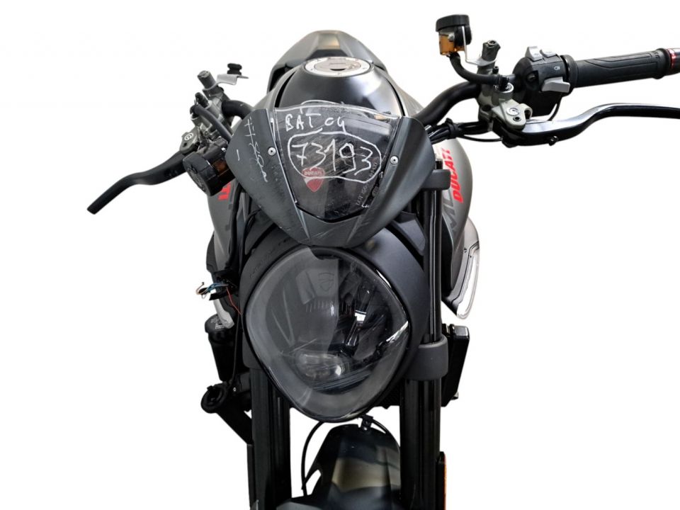 DUCATI MONSTER 900 4