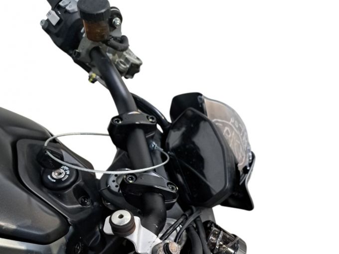 DUCATI MONSTER 900 4
