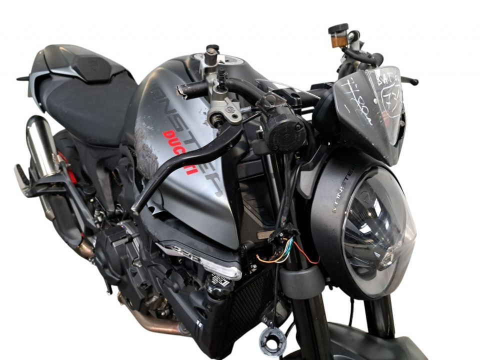 DUCATI MONSTER 900 4
