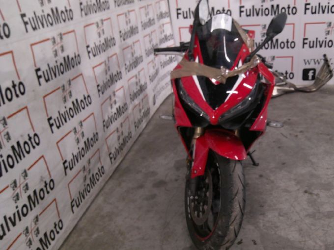 HONDA CBR 650  R 4
