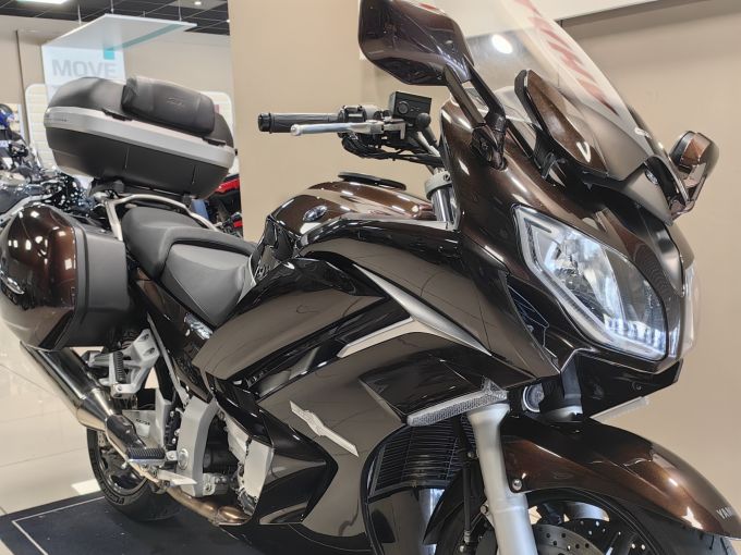 YAMAHA FJR 1300 ABS 4