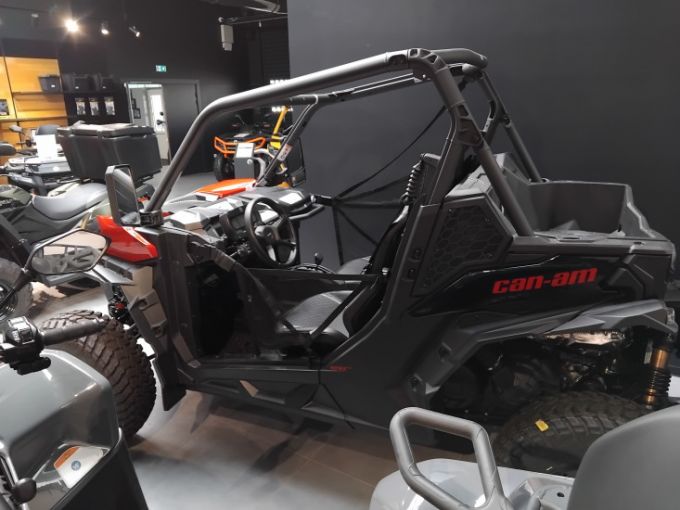 CAN-AM MAVERICK SPORT 1000R 4