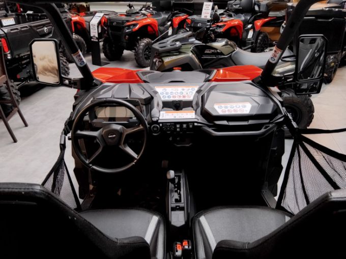 CAN-AM MAVERICK SPORT 1000R 4