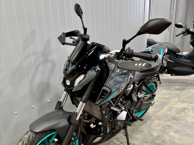 YAMAHA MT-07 4