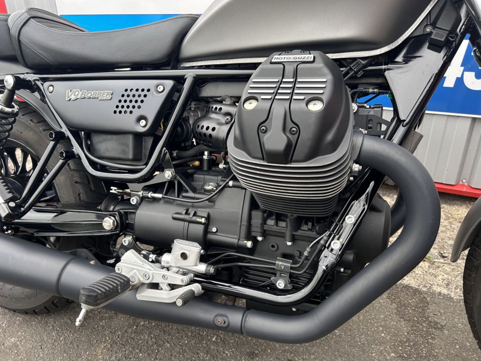 MOTO GUZZI V9 BOBBER 4