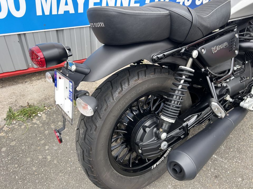 MOTO GUZZI V9 BOBBER 4