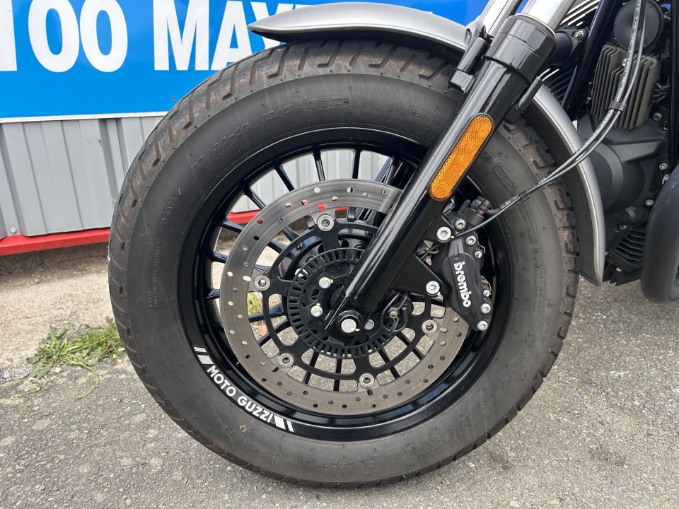 MOTO GUZZI V9 BOBBER 4