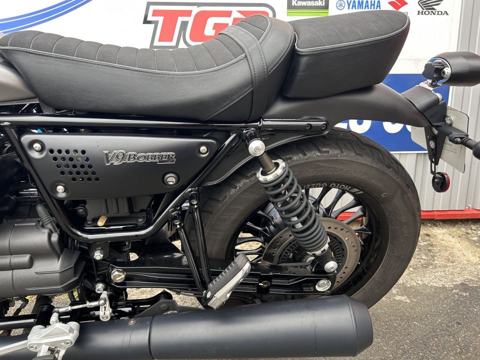 MOTO GUZZI V9 BOBBER 4