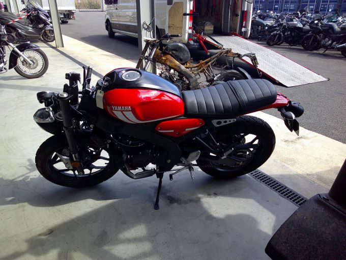 YAMAHA XSR 125 4