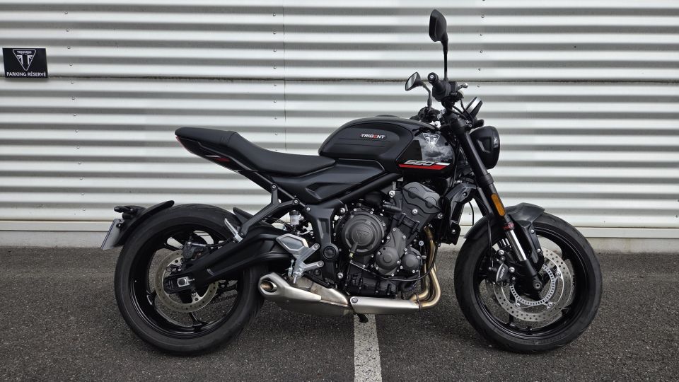 TRIUMPH TRIDENT 660 4