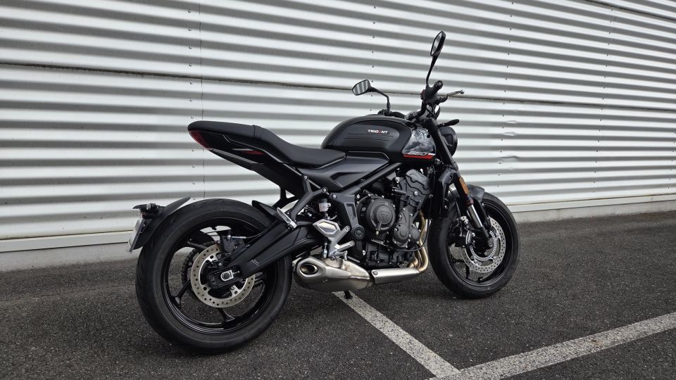 TRIUMPH TRIDENT 660 4