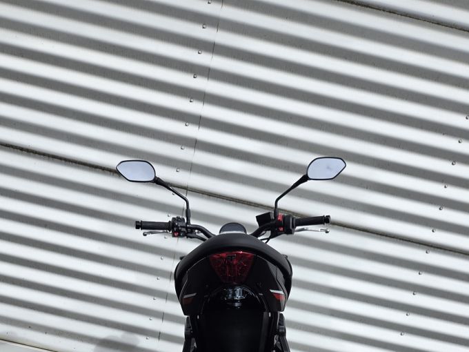 TRIUMPH TRIDENT 660 4