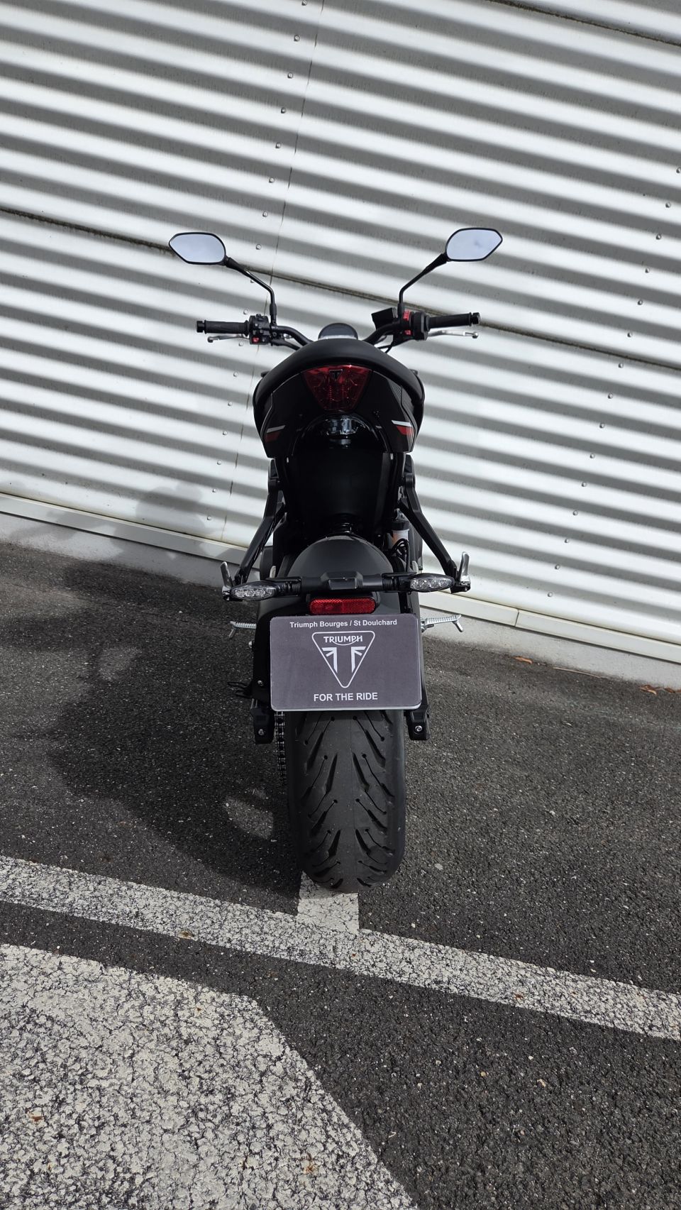 TRIUMPH TRIDENT 660 4