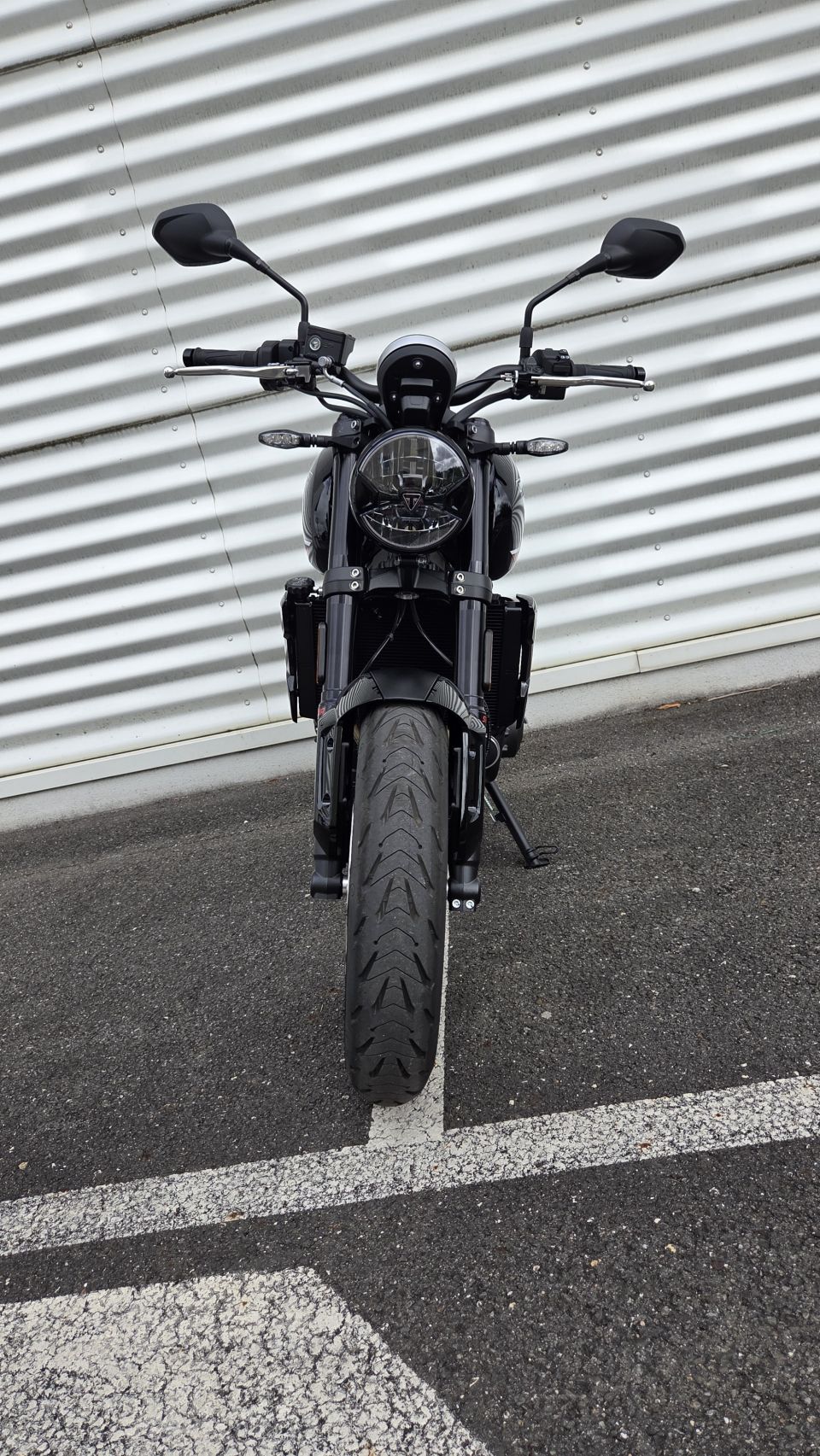 TRIUMPH TRIDENT 660 4