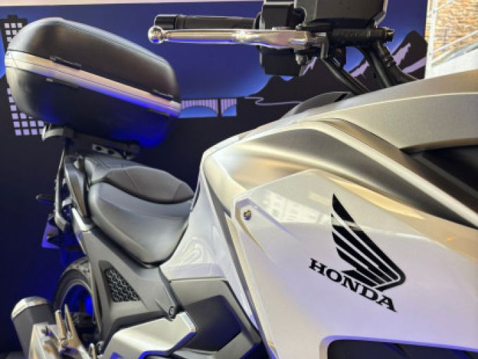 HONDA NC750X 4