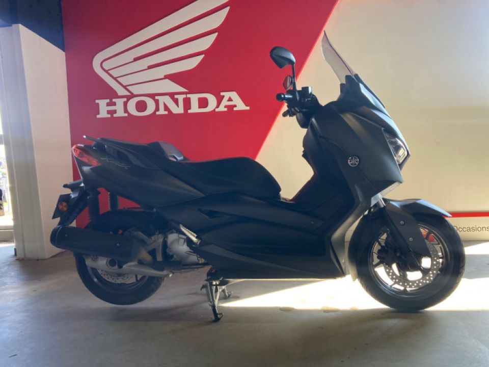 YAMAHA XMAX 125 4
