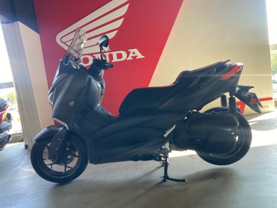 YAMAHA XMAX 125 4
