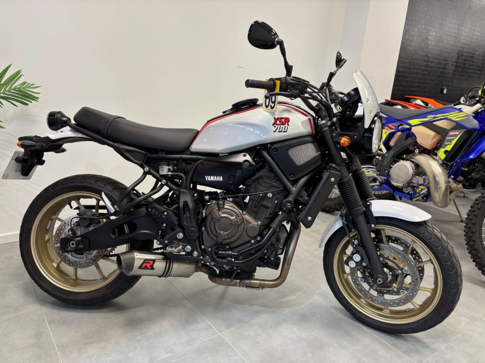 YAMAHA XSR 700 XTRIBUTE 4
