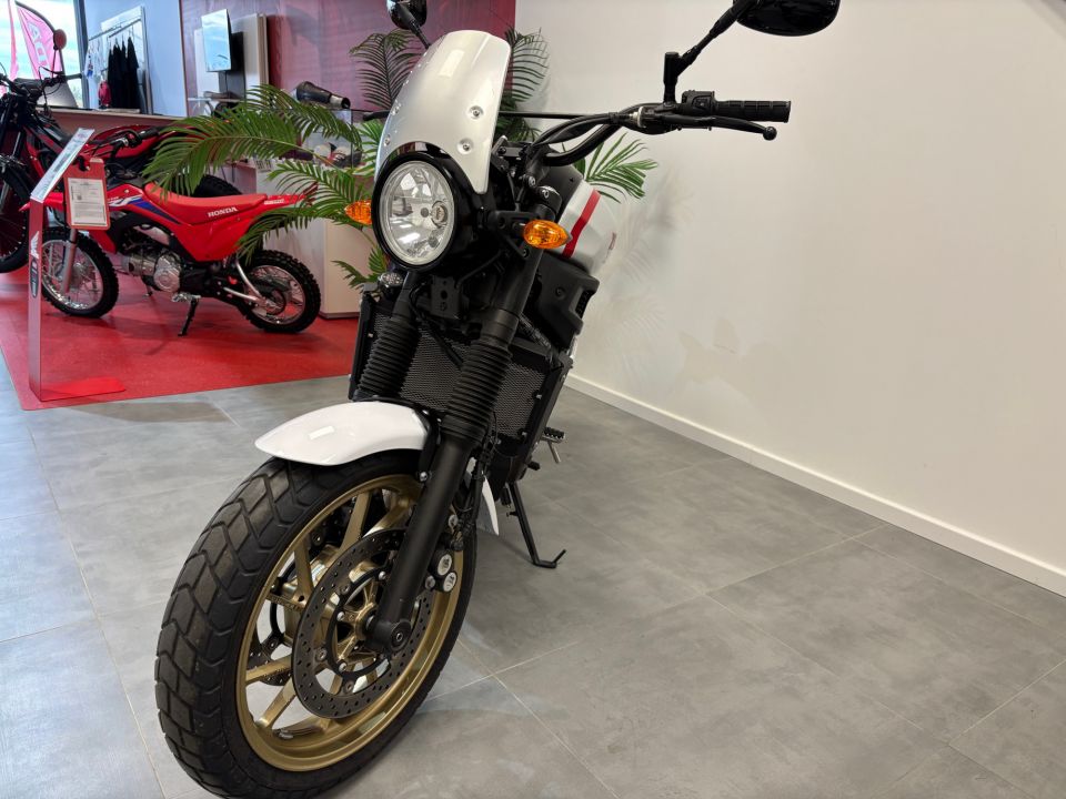 YAMAHA XSR 700 XTRIBUTE 4