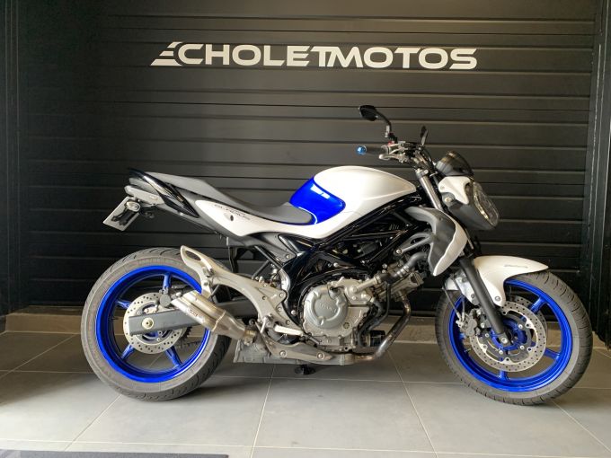 SUZUKI GLADIUS 650 4
