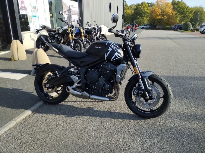 TRIUMPH TRIDENT 660 4