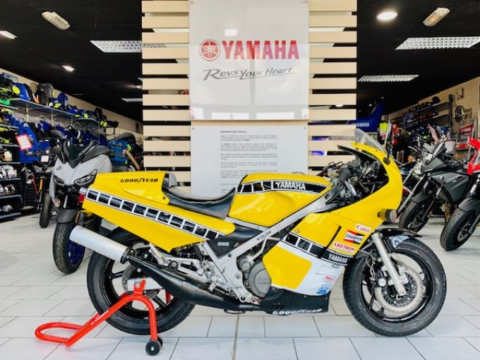 YAMAHA RD 500 LC KENNY ROBERTS REPLICA 4