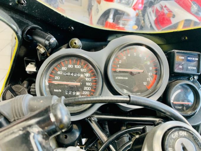 YAMAHA RD 500 LC KENNY ROBERTS REPLICA 4