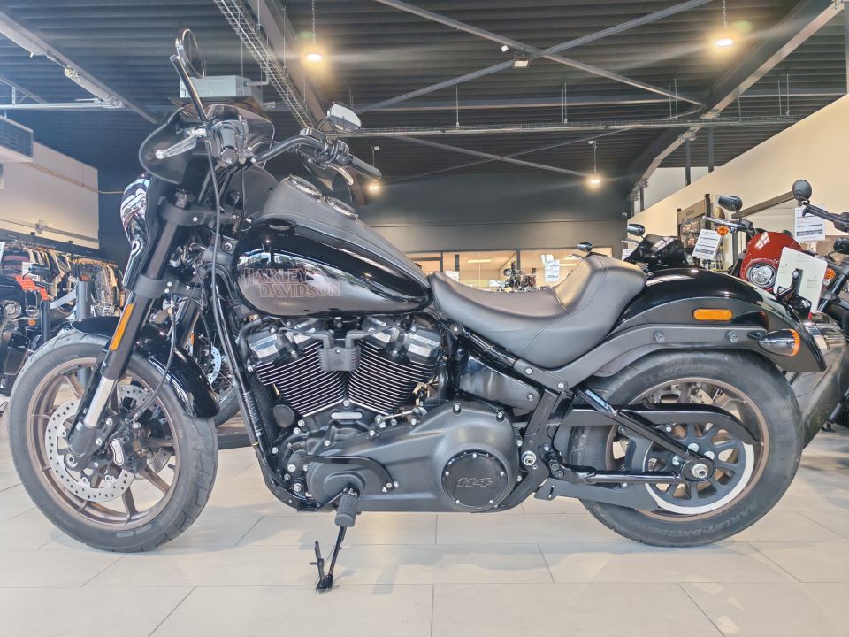 HARLEY-DAVIDSON SOFTAIL LOW RIDER 1868 S 4