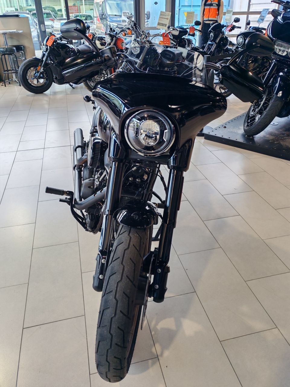 HARLEY-DAVIDSON SOFTAIL LOW RIDER 1868 S 4