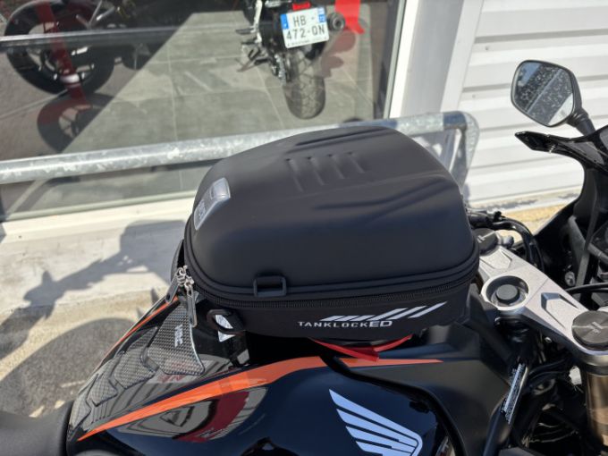 HONDA CBR650R 4