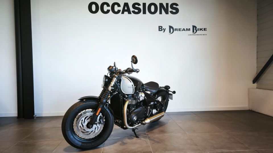 TRIUMPH Bonneville Bobber 1200 4