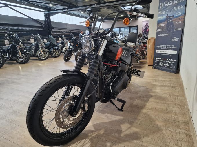 HARLEY-DAVIDSON SOFTAIL STREET BOB 1868 4