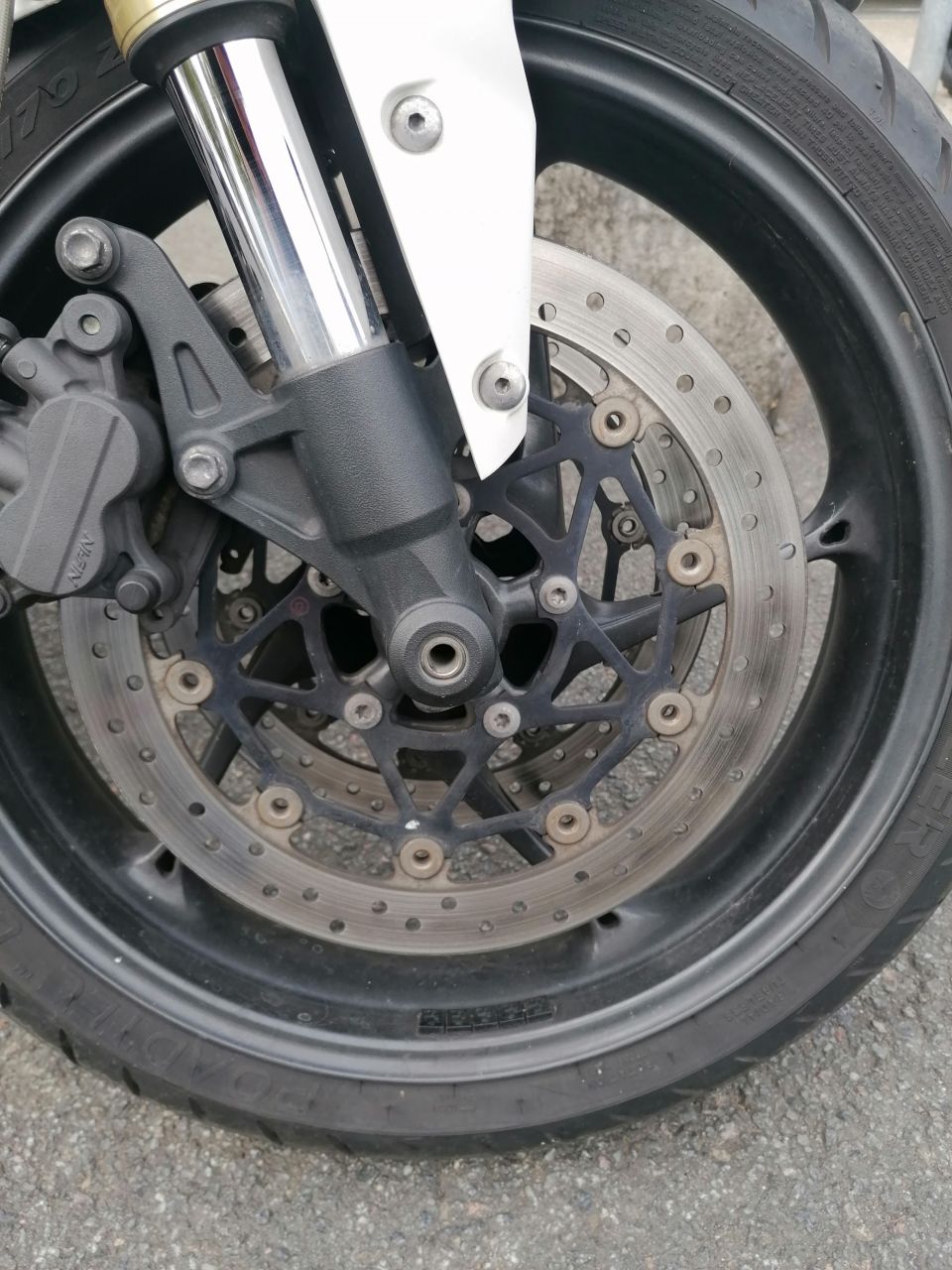 TRIUMPH STREET TRIPLE 675 4