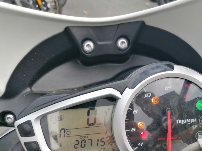 TRIUMPH STREET TRIPLE 675 4