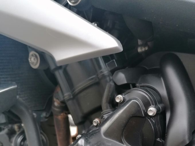 TRIUMPH STREET TRIPLE 675 4
