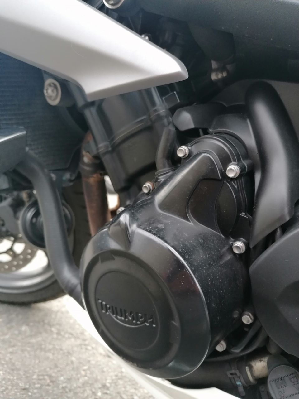 TRIUMPH STREET TRIPLE 675 4