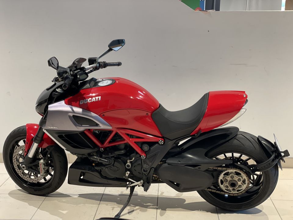 DUCATI DIAVEL 4