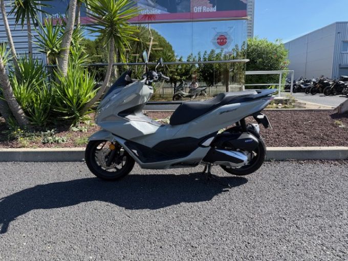 HONDA PCX125 4