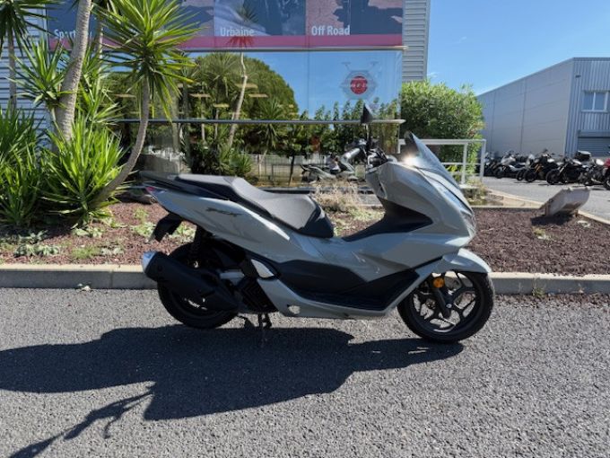 HONDA PCX125 4