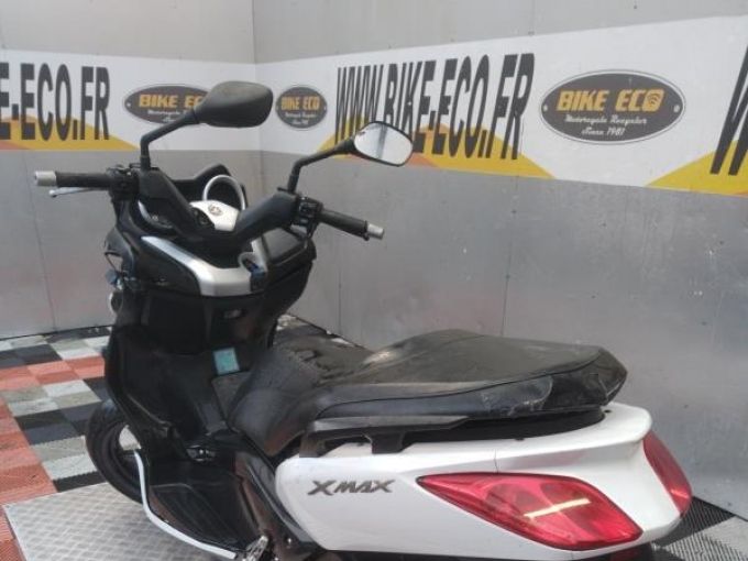 YAMAHA X-MAX 125 4