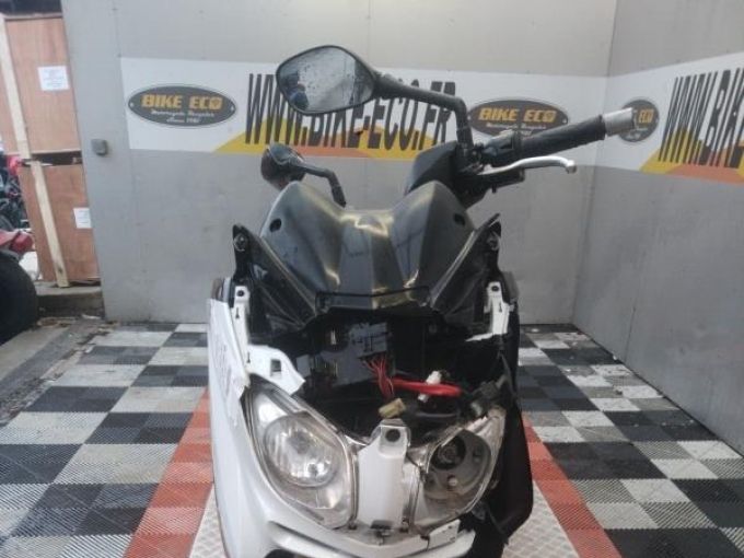 YAMAHA X-MAX 125 4