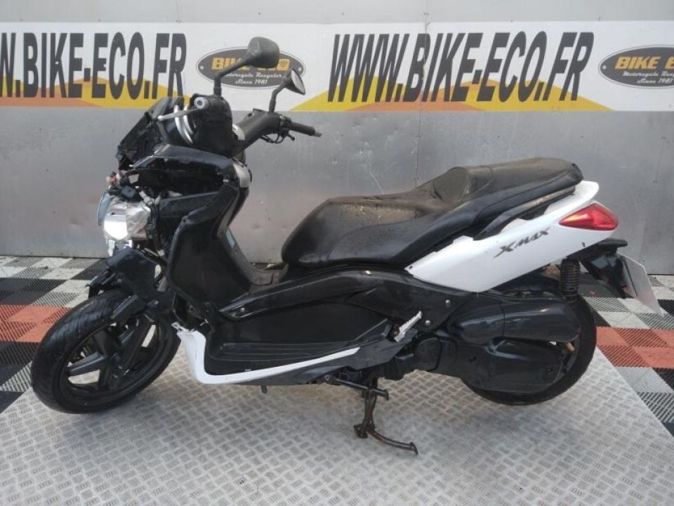 YAMAHA X-MAX 125 4