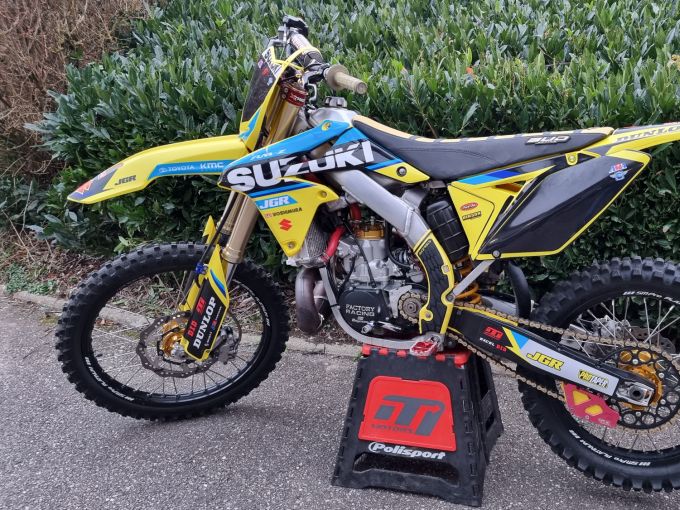 SUZUKI RM-Z 250 4