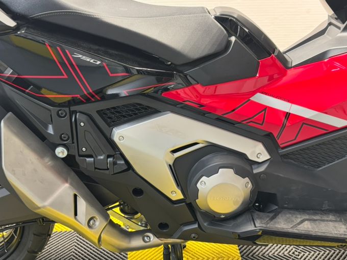 HONDA X-ADV 4