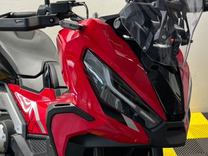 HONDA X-ADV 4