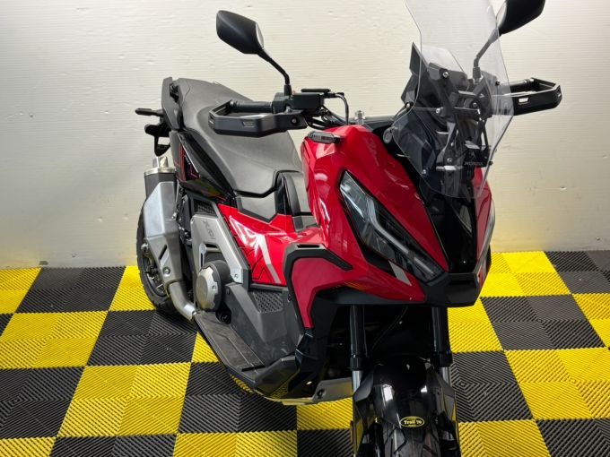 HONDA X-ADV 4
