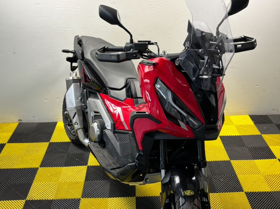 HONDA X-ADV 4