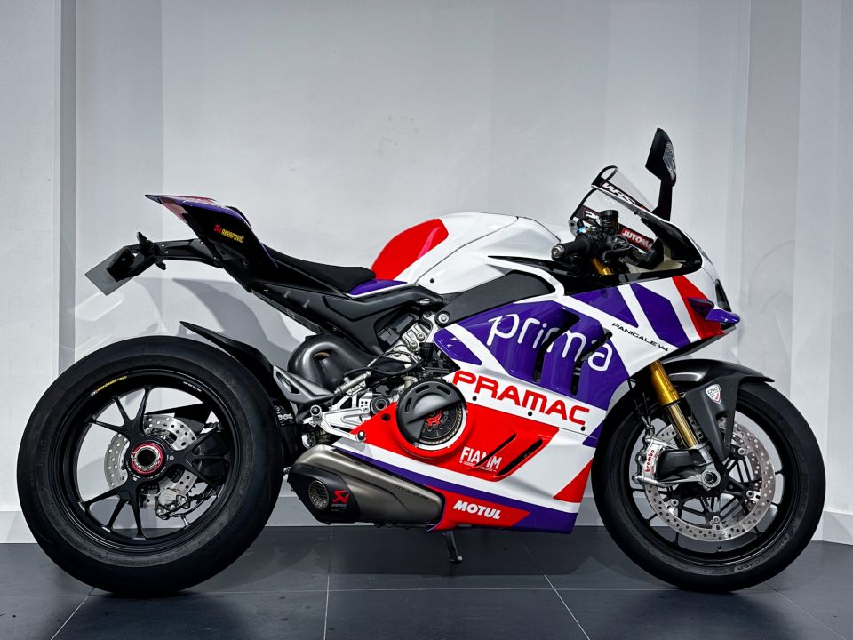 DUCATI PANIGALE 1103 V4 4