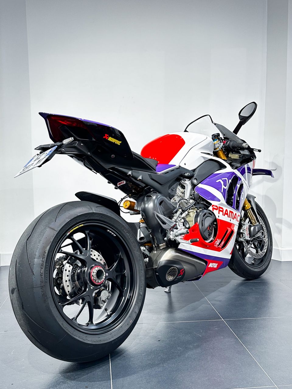 DUCATI PANIGALE 1103 V4 4