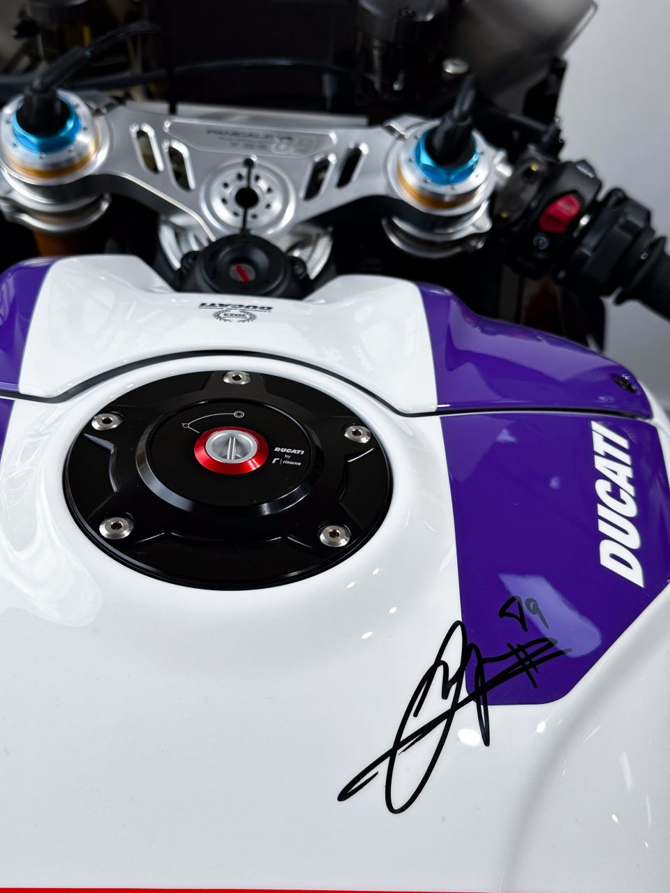 DUCATI PANIGALE 1103 V4 4